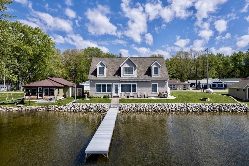 Welcome to your dream waterfront retreat on beautiful Rose Lake! - photo 30
