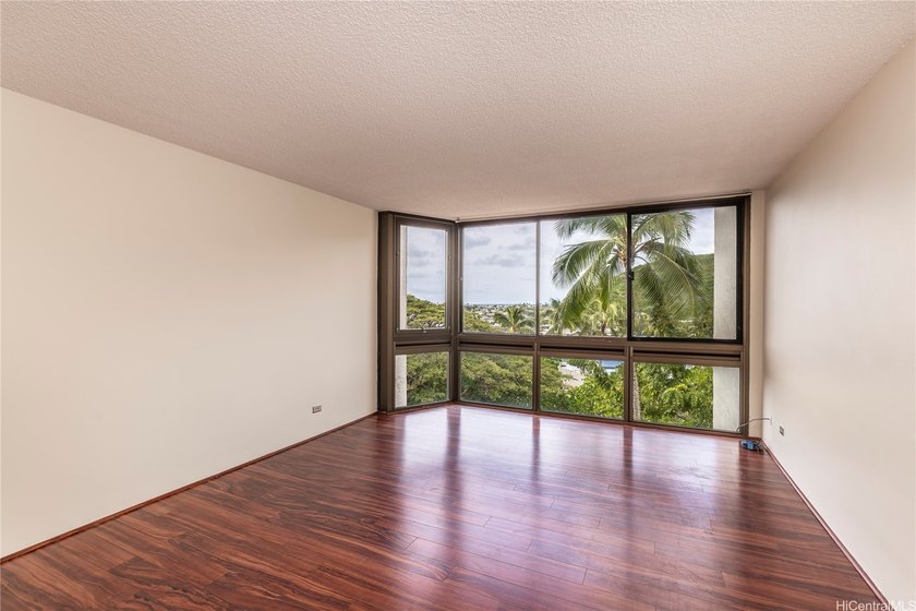 3 PARKING STALLS WITH A STORAGE UNIT! Welcome home to the Mauna - photo 4