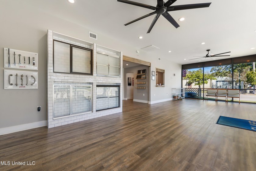 NEW PRICE makes this an even more incredible opportunity in - photo 8