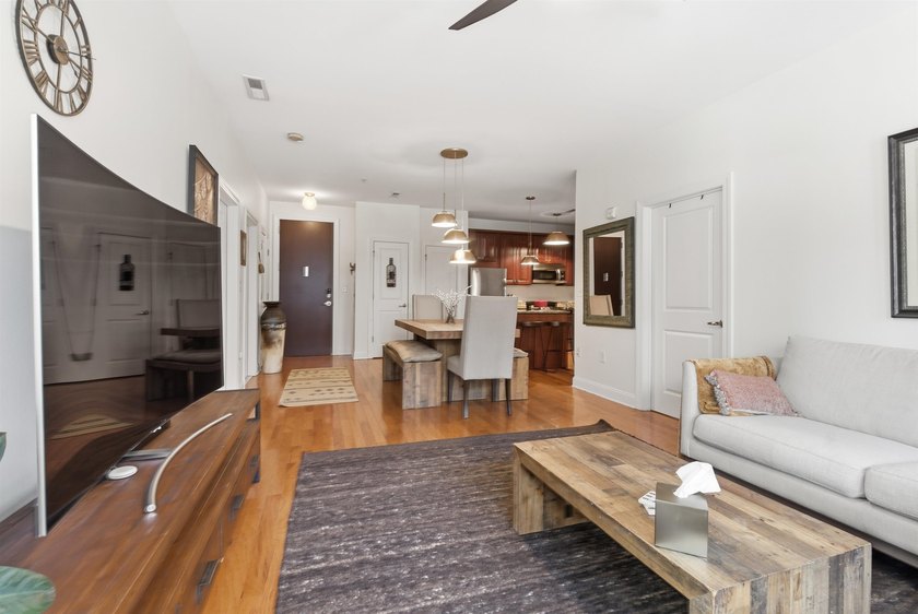 Welcome to 20 Ave at Port Imperial-a bright and spacious - photo 4