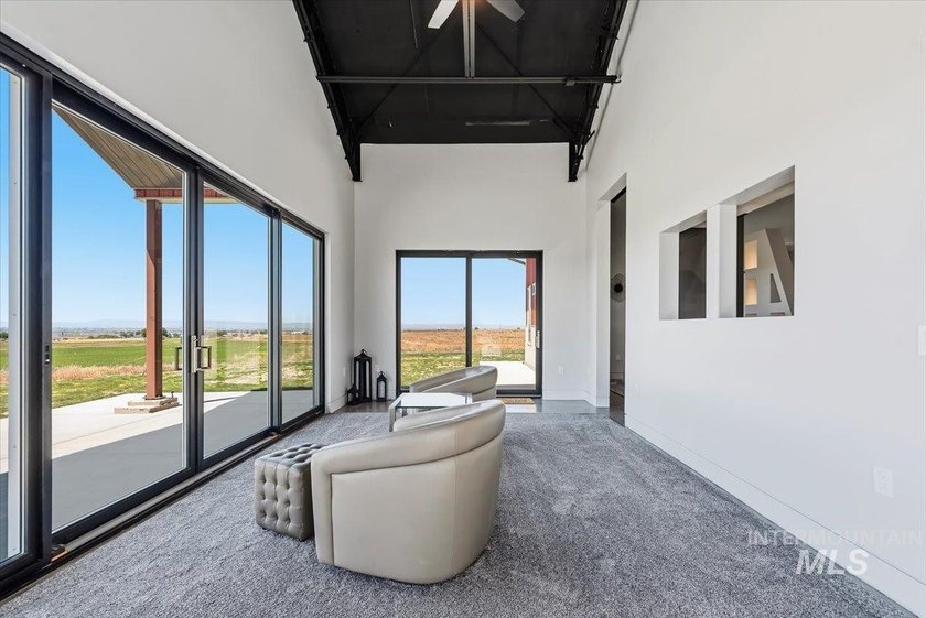 Welcome to one of the most remarkable private estates in the - photo 26