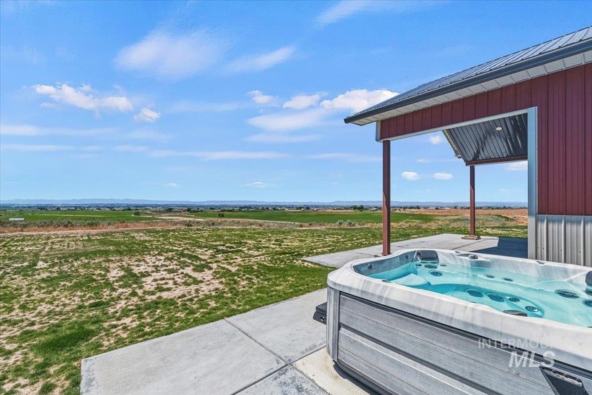 Welcome to one of the most remarkable private estates in the - photo 35
