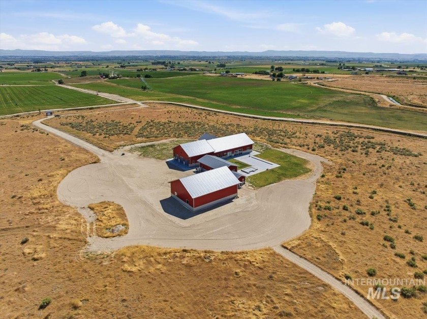 Welcome to one of the most remarkable private estates in the - photo 42