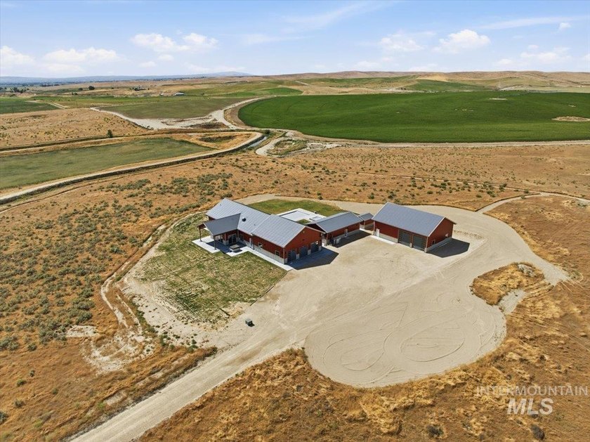 Welcome to one of the most remarkable private estates in the - photo 43