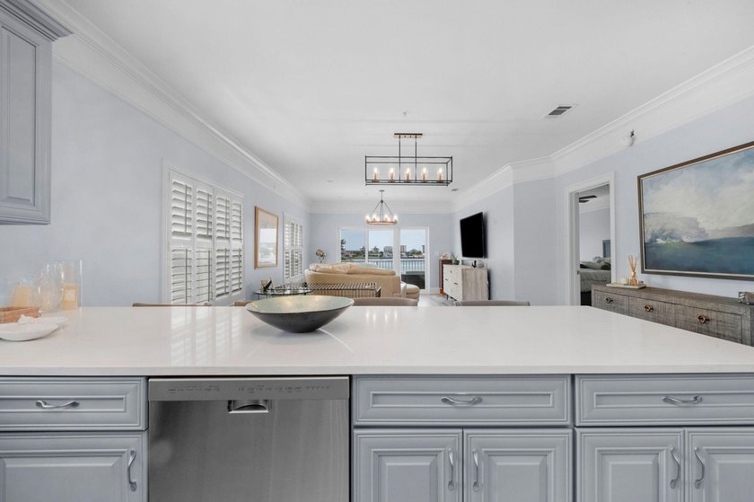 Welcome to an exceptional waterfront residence in the heart of - photo 8