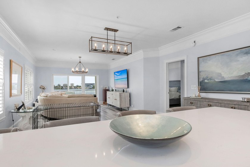 Welcome to an exceptional waterfront residence in the heart of - photo 9