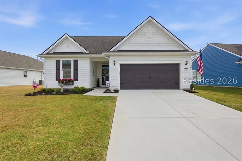 Welcome to this beautifully appointed 2-bedroom, 2-bath plus den - photo 2