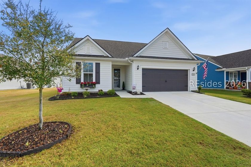 Welcome to this beautifully appointed 2-bedroom, 2-bath plus den - photo 3