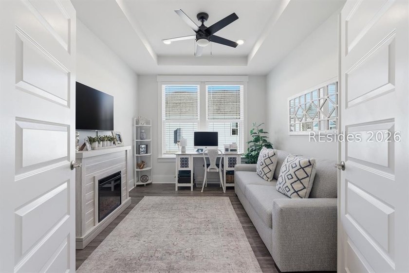 Welcome to this beautifully appointed 2-bedroom, 2-bath plus den - photo 7