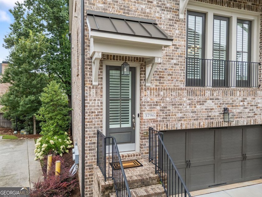 Welcome to 3796 Huger Pl SE, where thoughtful design meets - photo 7
