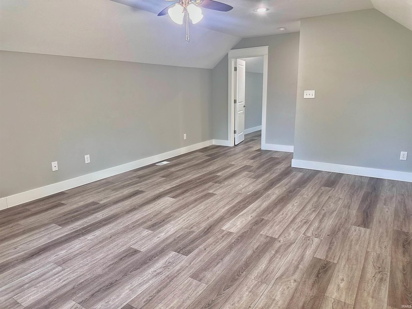 Built in 2022 and conveniently located just minutes from Lake - photo 20
