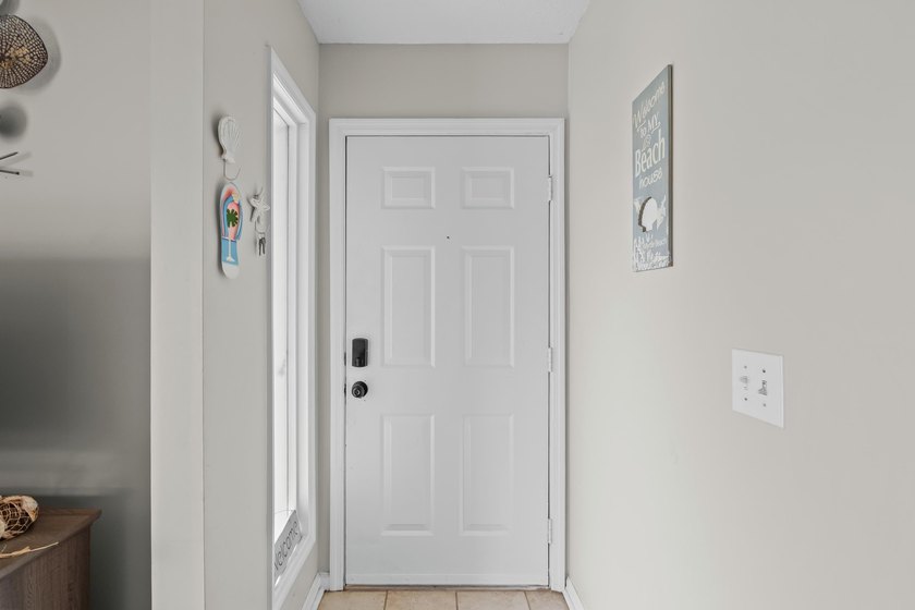 Welcome to this charming 2-bedroom, 2-bathroom condo located - photo 4