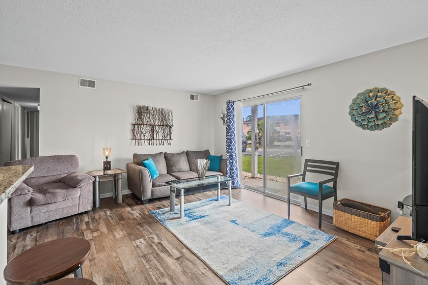Welcome to this charming 2-bedroom, 2-bathroom condo located - photo 5