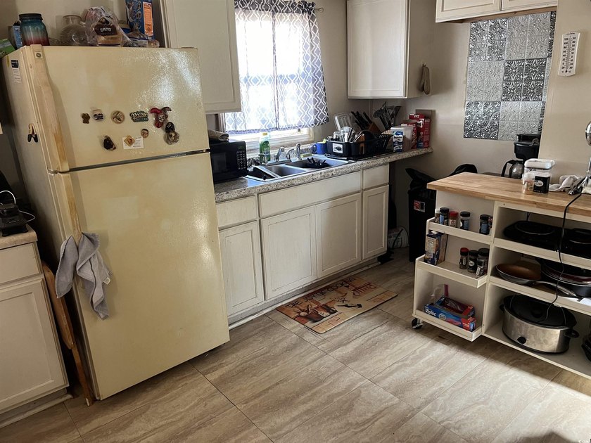 Quiet Living at it's Best! 2Bed/ 1Bath Home in Riverbanks close - photo 8