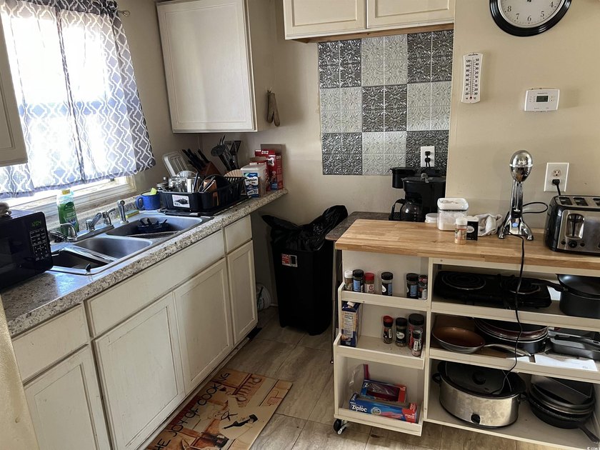 Quiet Living at it's Best! 2Bed/ 1Bath Home in Riverbanks close - photo 9