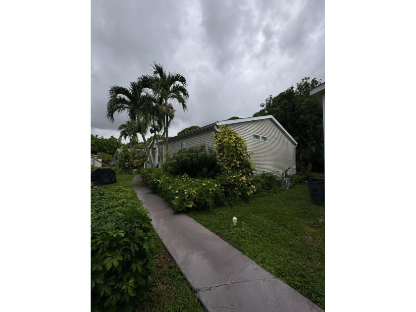 Charming mobile home featuring 3 bedrooms, 2 bathrooms, All age - photo 15