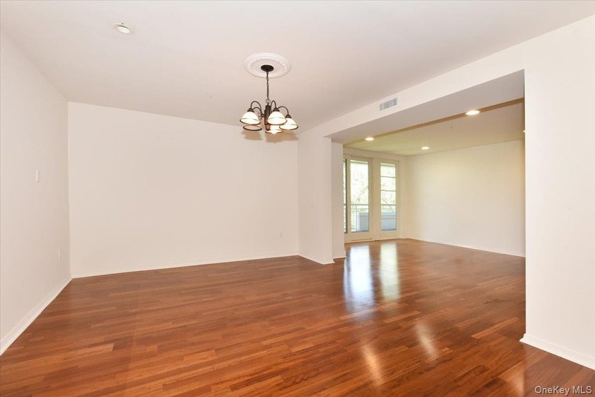 Beautiful &amp; Spacious Sunny 3-Bedroom, 2.5-Bath Condo in Harbor - photo 10