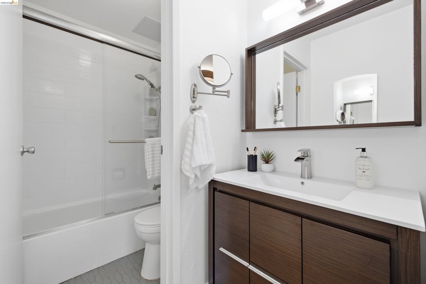 Welcome to 288 Whitmore St #121, a fully updated 1BD/1BA condo - photo 18