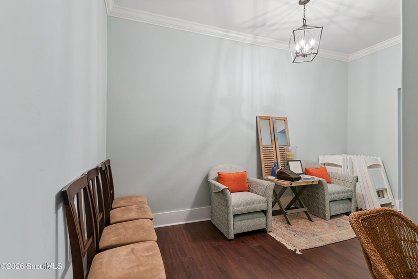 Exceptional opportunity to own a beautifully renovated, turnkey - photo 20