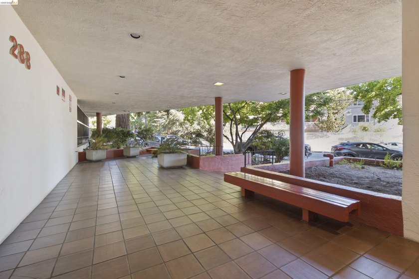 Welcome to 288 Whitmore St #121, a fully updated 1BD/1BA condo - photo 31