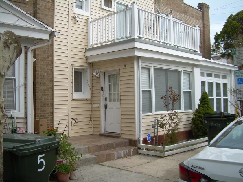 A LITTLE TLC NEEDED BUT MOVE IN CONDITION RECENTLY UPDATED - photo 3