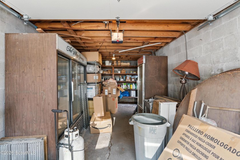 Exceptional opportunity to own a beautifully renovated, turnkey - photo 42