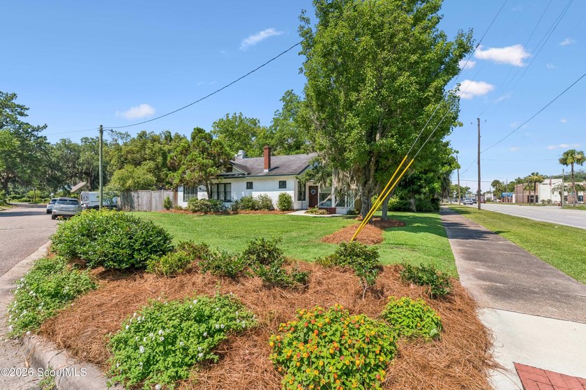 Exceptional opportunity to own a beautifully renovated, turnkey - photo 45