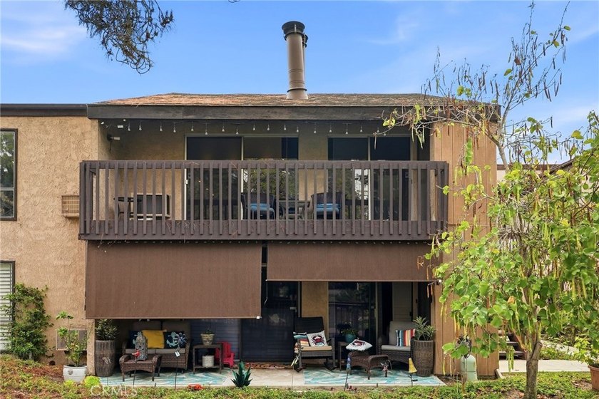Welcome to this upper-level 2-bedroom, 2-bath condo offering 1 - photo 6