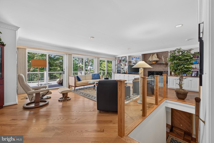 Beautiful waterfront on nearly 7 acres. Spacious composite deck - photo 8