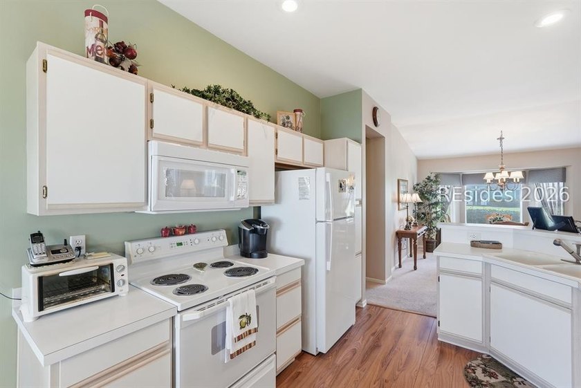 Enjoy easy living in this bright and inviting Summerton model - photo 15