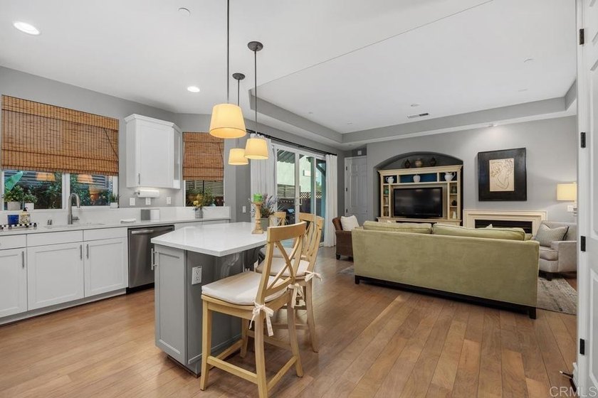 Experience the Coveted Coastal Solana Beach Lifestyle! Just down - photo 5