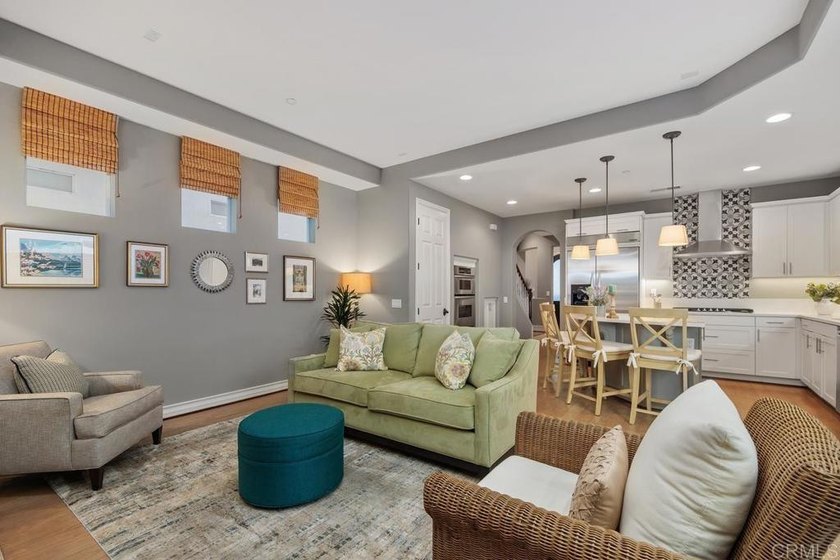 Experience the Coveted Coastal Solana Beach Lifestyle! Just down - photo 10