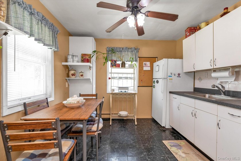Opportunity Knocks! Attention all property lovers, first-time - photo 5