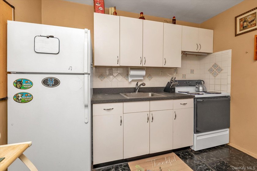 Opportunity Knocks! Attention all property lovers, first-time - photo 6