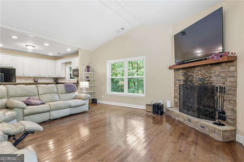 Nestled on a private lot in the quiet Lake Allatoona community - photo 11