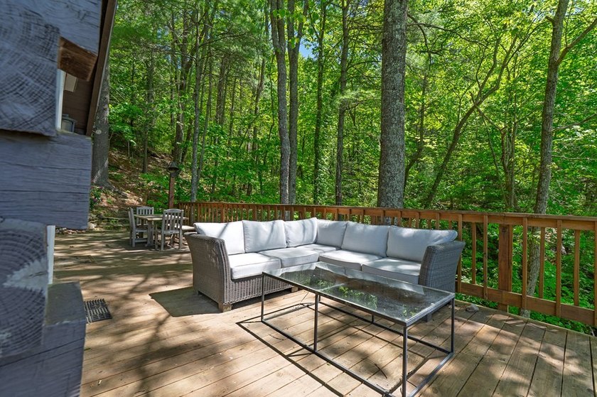 Nestled high in the North GA mountains, this extraordinary log - photo 29