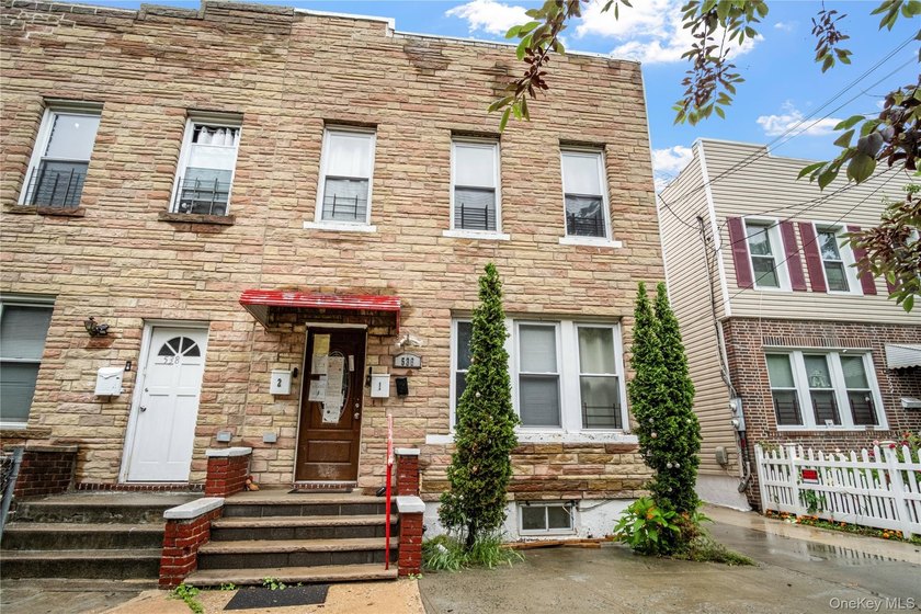 Investor opportunity in the heart of Throggs Neck! Welcome to - photo 2