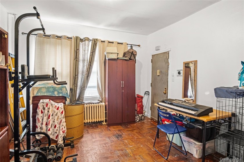 Investor opportunity in the heart of Throggs Neck! Welcome to - photo 9