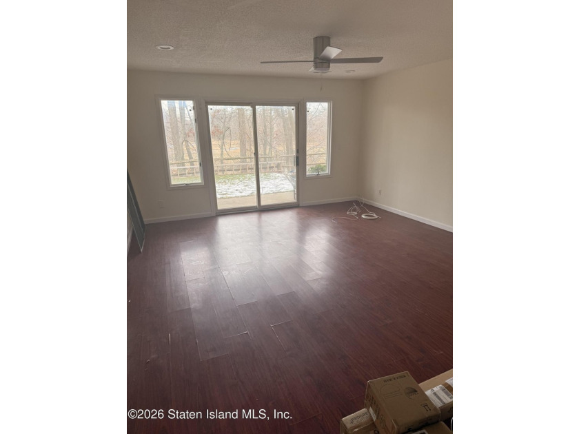 Welcome to this 2-bedroom 3 bath home located in beautiful - photo 4