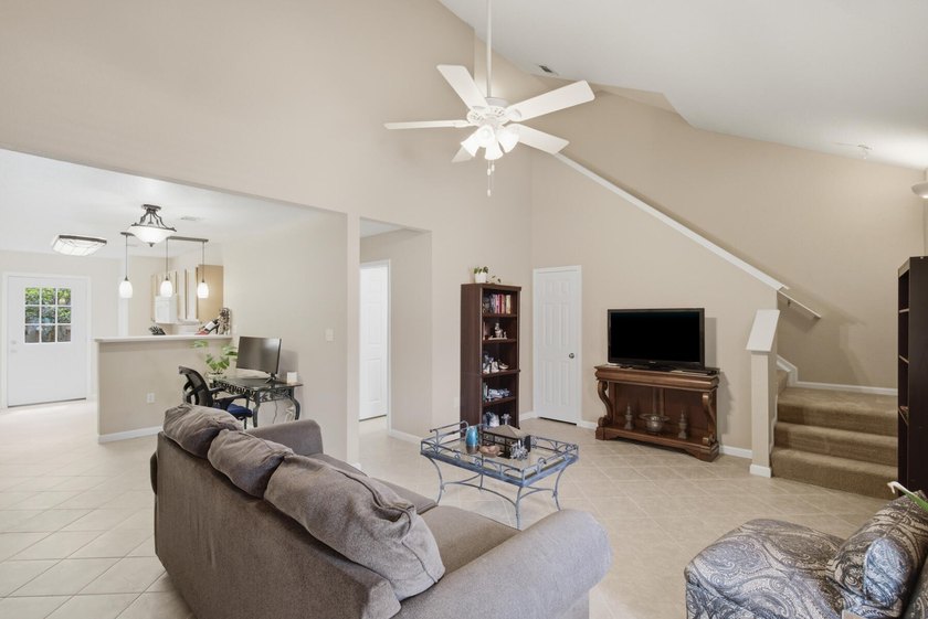 In the heart of Destin. Neighborhood Pool. Almost 1400 sqft - photo 4