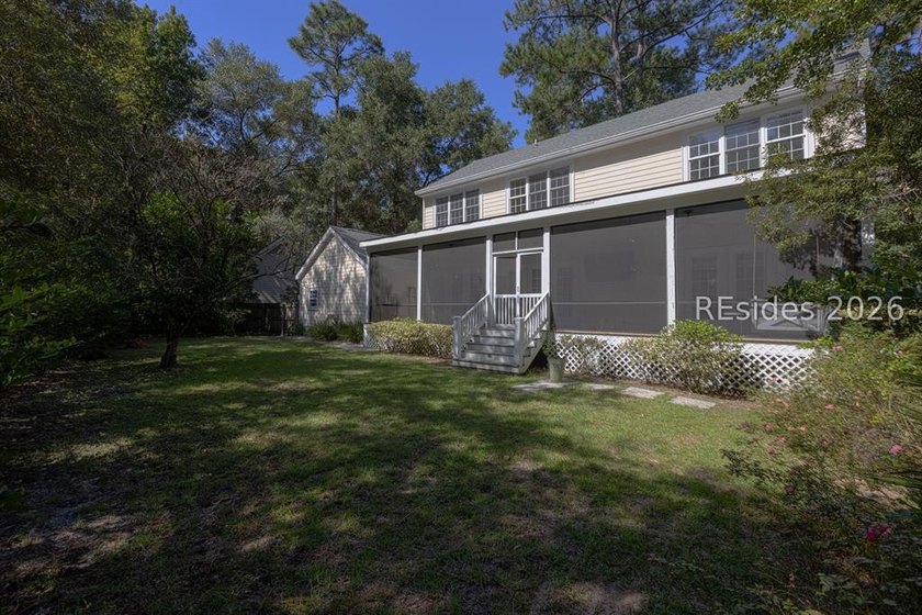 Tucked away in the highly sought-after community of Victoria - photo 4