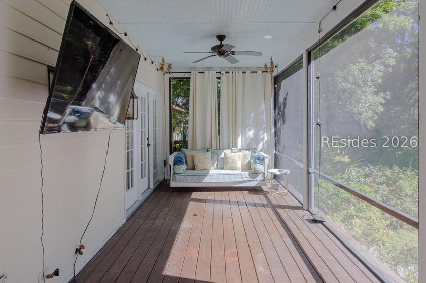 Tucked away in the highly sought-after community of Victoria - photo 6