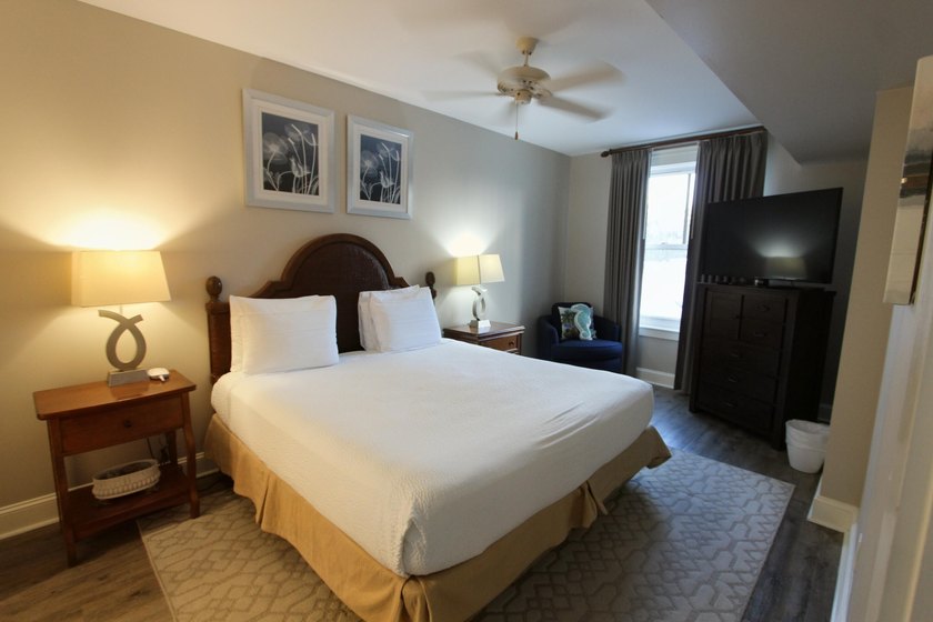 Experience resort living at its finest in this beautifully - photo 2