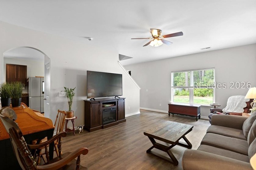 Offered at $400,000, this beautifully maintained 4-bedroom, 2 - photo 5