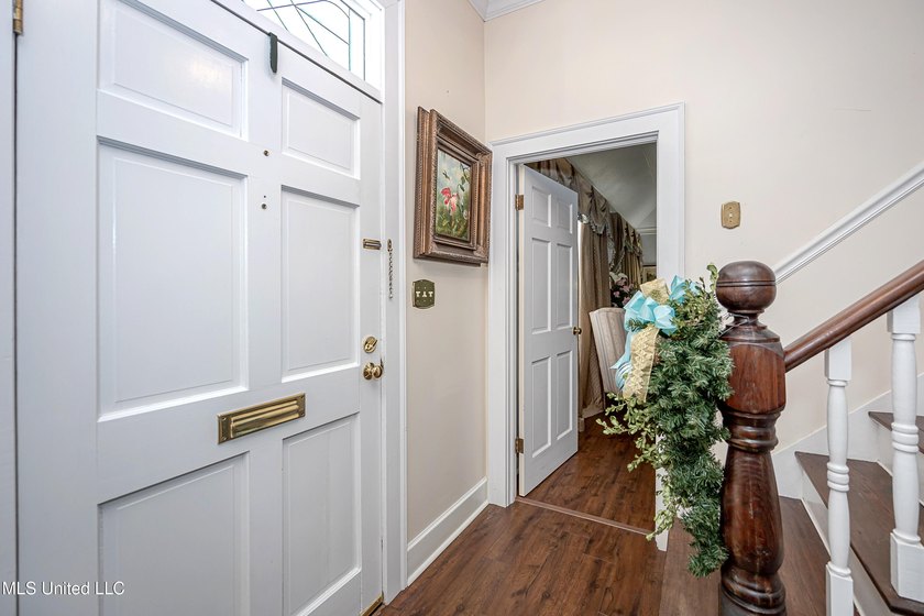Looking for that Historical Beautiful Victorian Home on large - photo 24