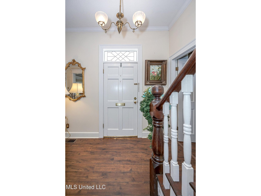 Looking for that Historical Beautiful Victorian Home on large - photo 25