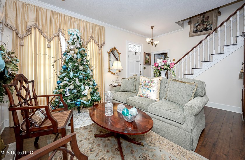 Looking for that Historical Beautiful Victorian Home on large - photo 28