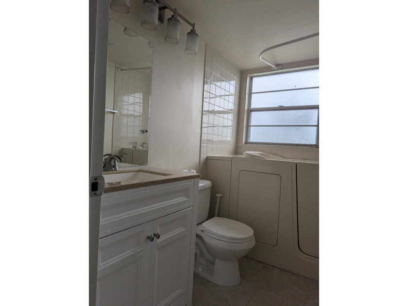 Bright ground-floor corner unit, partially furnished, featuring - photo 36