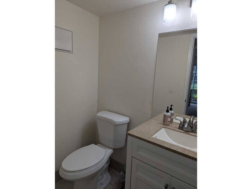 Bright ground-floor corner unit, partially furnished, featuring - photo 39