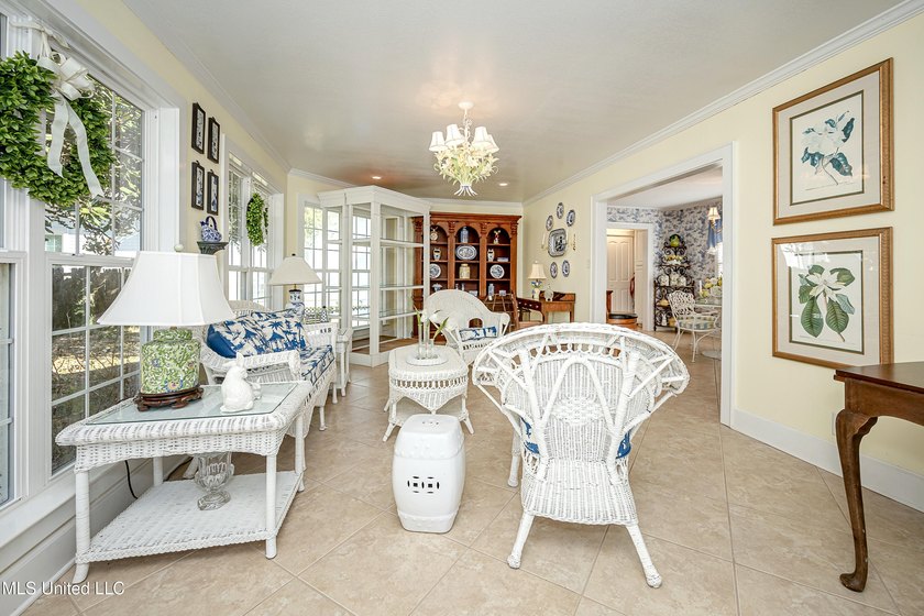 Looking for that Historical Beautiful Victorian Home on large - photo 50